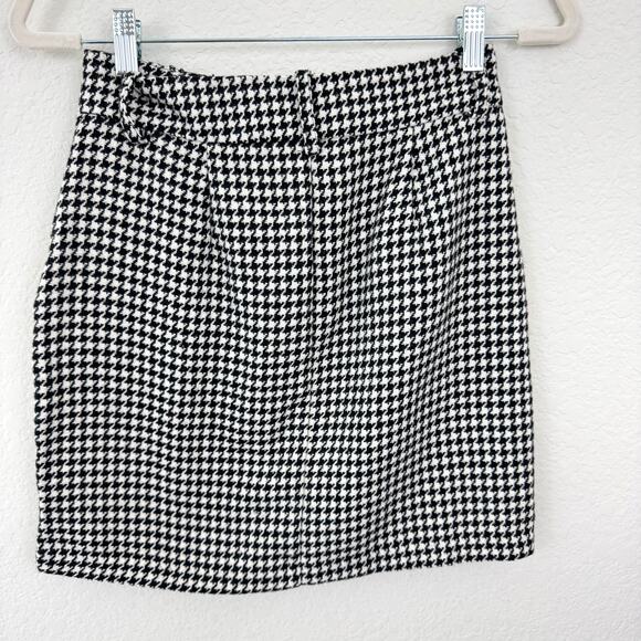 Vero Moda Womens Harper High Rise Skirt Size 2 Mini Straight Houndstooth Black - Picture 4 of 10